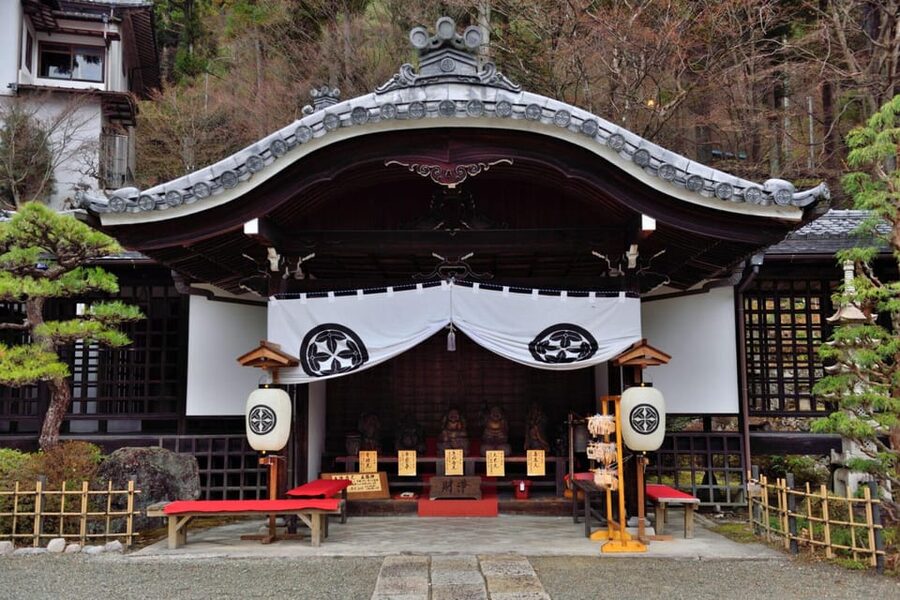 1-Day Tour from Takayama: Unveiling the Charm of Gero Onsen - Lunch in Gero, with time to choose