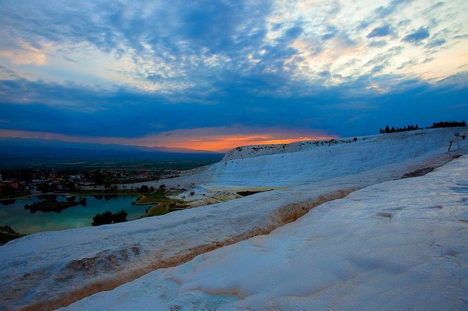 2 Days Ephesus and Pamukkale from Istanbul - Walking downhill through Ephesus