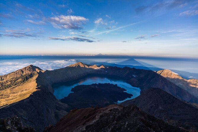 3D/2N Rinjani trekking summit,lake and hot springs. - Day two: the 3 AM climb to Mount Rinjani’s summit