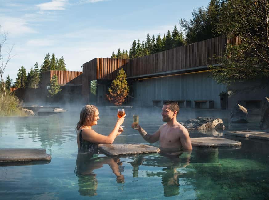 Akureyri: Admission to Forest Lagoon with Towel and Drink - Check-in, lockers, and the practical setup