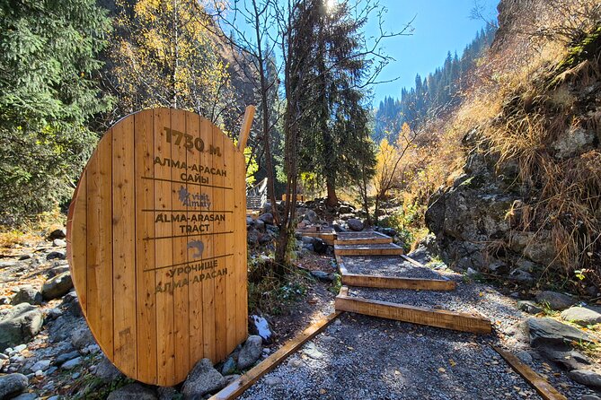 Alma-Arasan & Ayusai Mountain Gorges with Hot Springs Tour - How demanding is the walking?