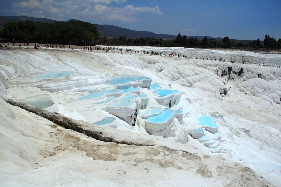 Antalya: Full-Day Pamukkale and Hierapolis Tour & Lunch - Guides, group size, and the human side of the trip