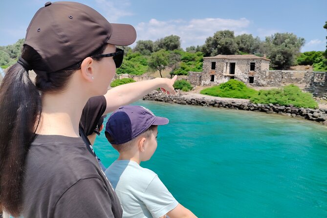 Athens: Lichadonisia Islets Day Tour with Boat & Thermal Spa Pool - The return through Kamena Vourla