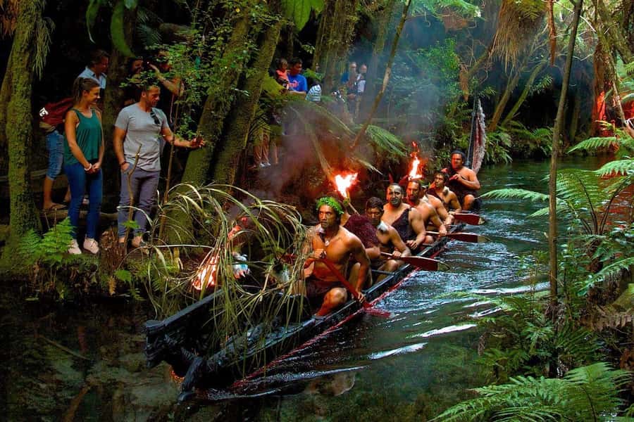Auckland: Rotorua Māori Cultural & Geothermal Tour & Lunch - Why the two stops work together
