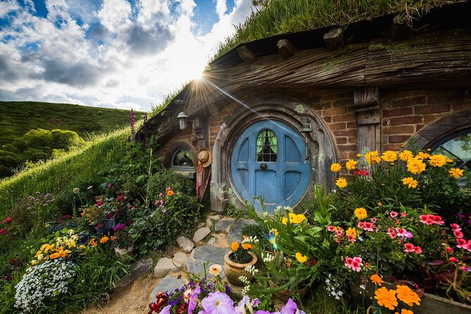 Auckland to Hobbiton Movie Set and Rotorua's Geothermal Valley - Why the long drive is still useful