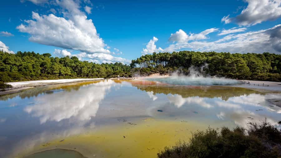 Auckland: Wai-O-Tapu, Maori Haka & Hot Springs Rotorua Tour - Blue and Green Lakes on the Rotorua side trip