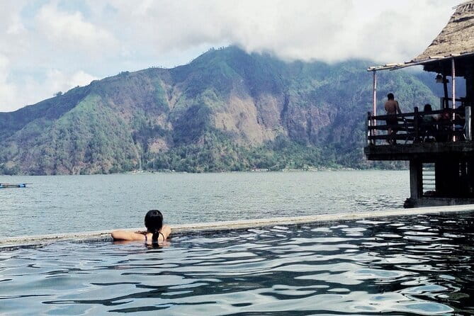 Bali day trip : Batur Sunrise Hike and Hot Spring All inclusive - A 1:30 am start for Mount Batur sunrise