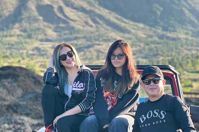 Bali: Mount Batur Jeep Sunrise & Hot Springs - All Inclusive - The floating temple photo stop