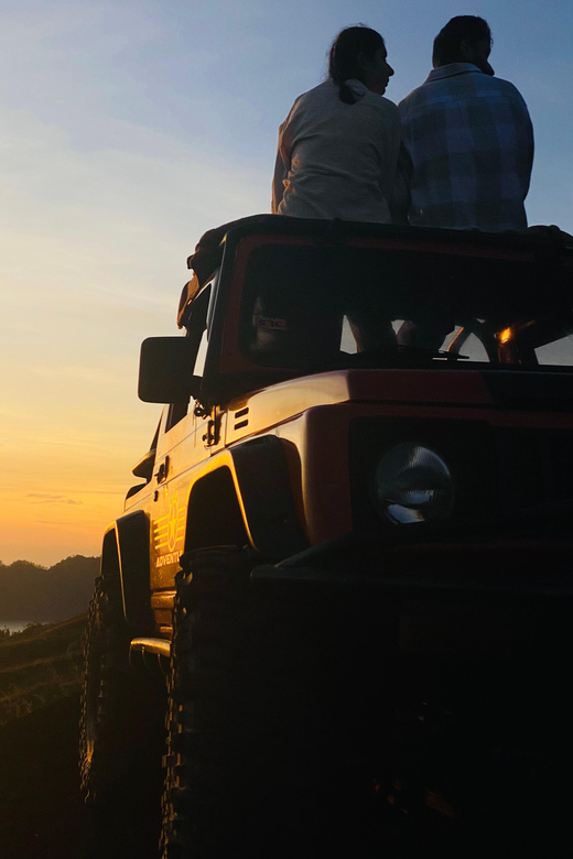 bali: Mount Batur Jeep Sunrise with Breakfast & Hot Spring - Mount Batur before dawn, with a Jeep instead of a long hike