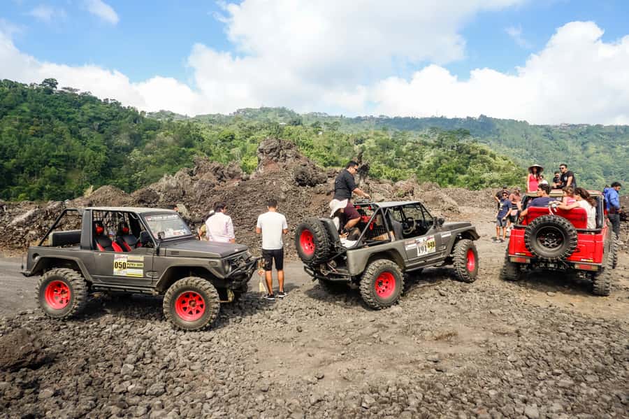 Bali/Mount Batur: Private Sunrise Jeep Tour & Hot Spring - Meeting the Jeep at Mount Batur Lounge