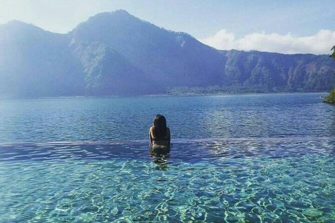 Bali Mount Batur Sunrise Hike and Natural Hot Spring - Sunrise at the crater summit around 6:15 AM