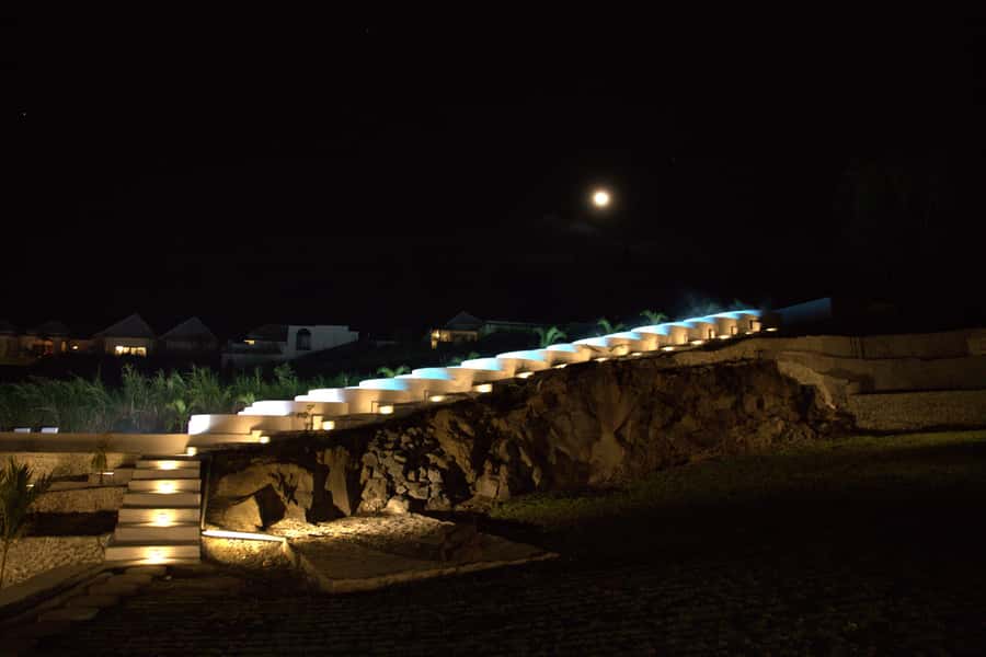 Bali: Natural Hot Spring in Pyramid Infinity Pools - Who will enjoy Cinze most