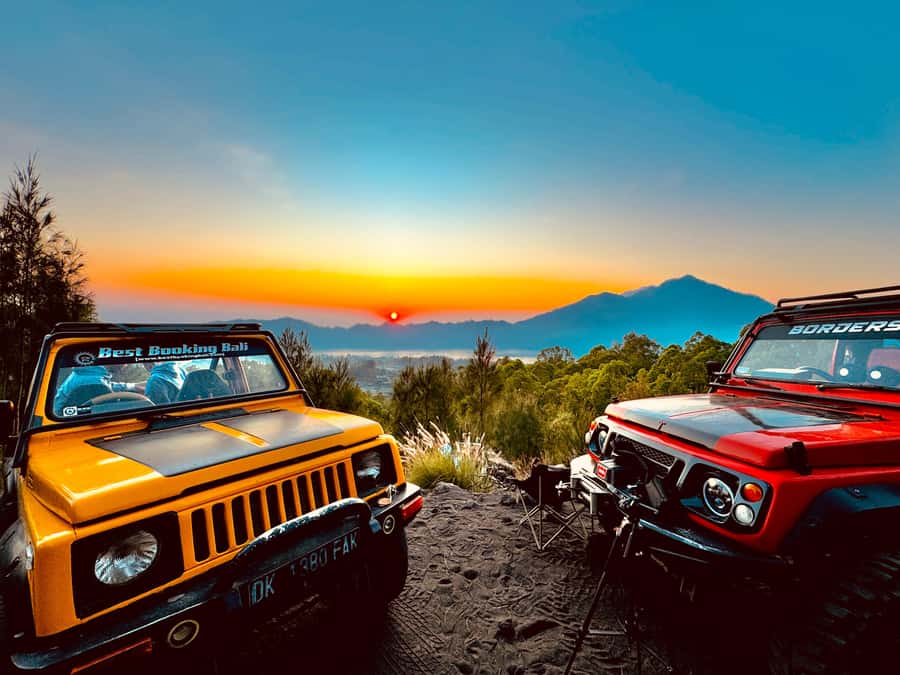 Bali : Private Sunrise Jeep Tour and Hot Spring All Include - Waiting for Mount Batur to brighten