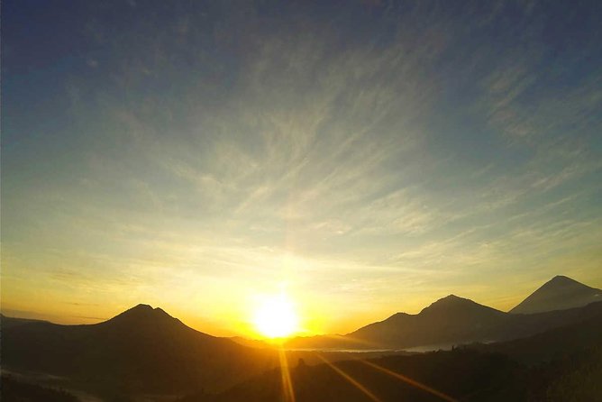 Bali Sunrise Trekking and Natural Hot spring Tour - Climbing Mount Batur in the Dark