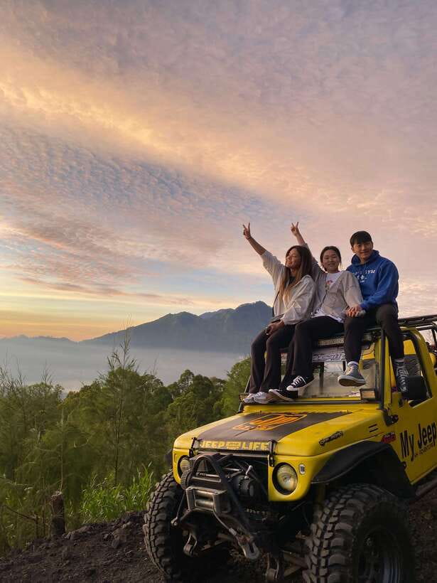 Bali: Sunset Mount Batur Jeep and Hot Spring All Inclusive - Coffee, tea, and the optional plantation stop