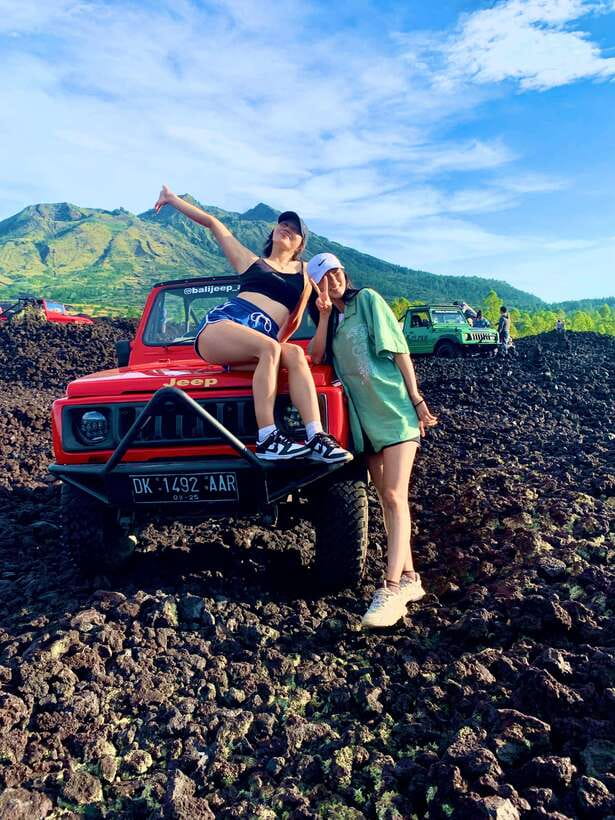 Bali: Sunset Mount Batur Jeep and Hot Spring All Inclusive - Guides, driving, and the personal side of the outing