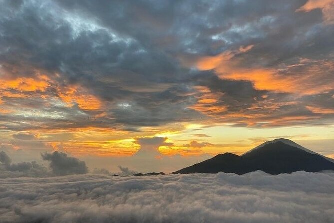 Bali Trekking Tour: Mount Batur Sunrise & Natural Hot Spring - Descending to Toya Bungkah Village by 9 AM