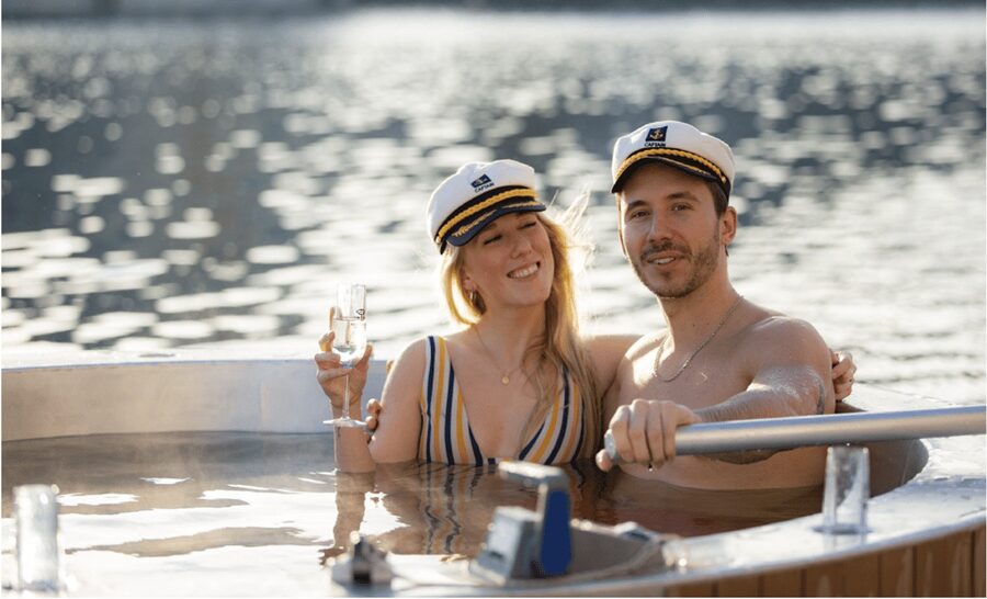 Berlin: Self-drive hot tub boat experience - Packing and timing tips that matter