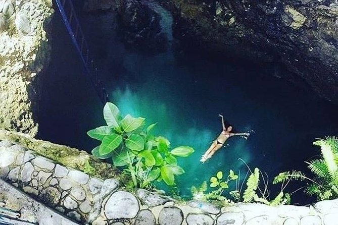 Blue Hole Mineral Spring and Ricks Cafe Private Tour - Rick’s Cafe: cliff jumps, reggae, and a sunset finish