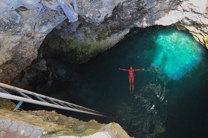 Blue Hole Mineral Spring plus Weed Farm Combo Tour with Transportation - Who will get the most from this Jamaica tour