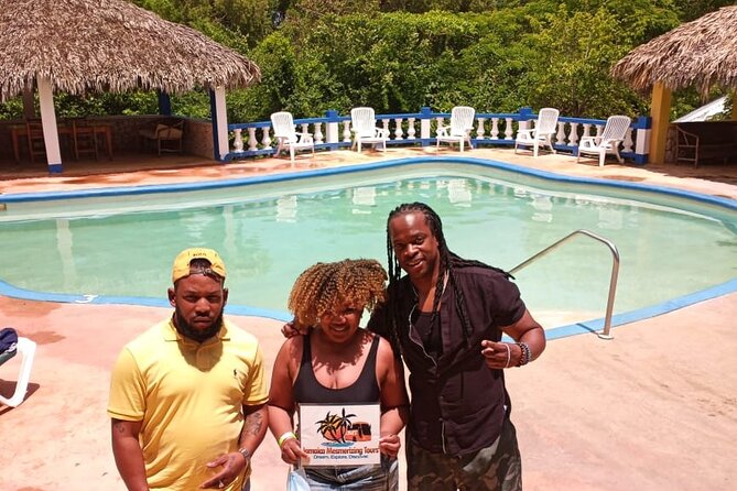Blue Hole Mineral Spring, Seven Mile Beach, Ricks Cafe/ Shopping Private Tour - Planning the best three-stop combination