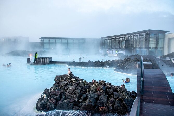 Blue Lagoon Transfer from/to Keflavik International Airport - Meeting your driver at Keflavík Airport
