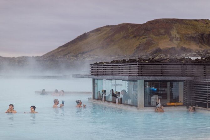 Blue Lagoon Transfer from/to Keflavik International Airport - Timing your flight, lagoon booking, and transfer