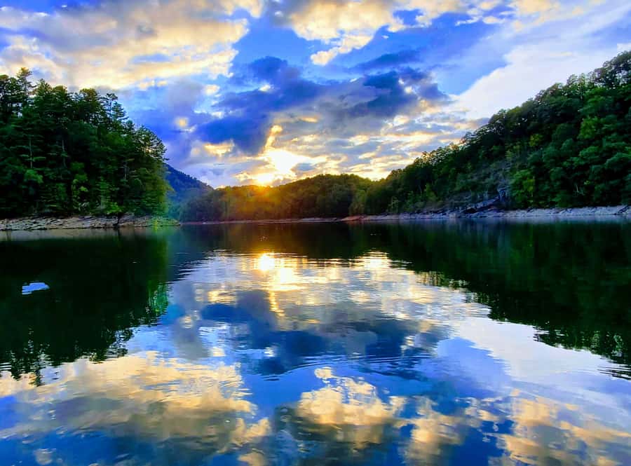 Bryson City: Guided Sunset Kayaking Tour on Fontana Lake - What the Sunset Timing Adds