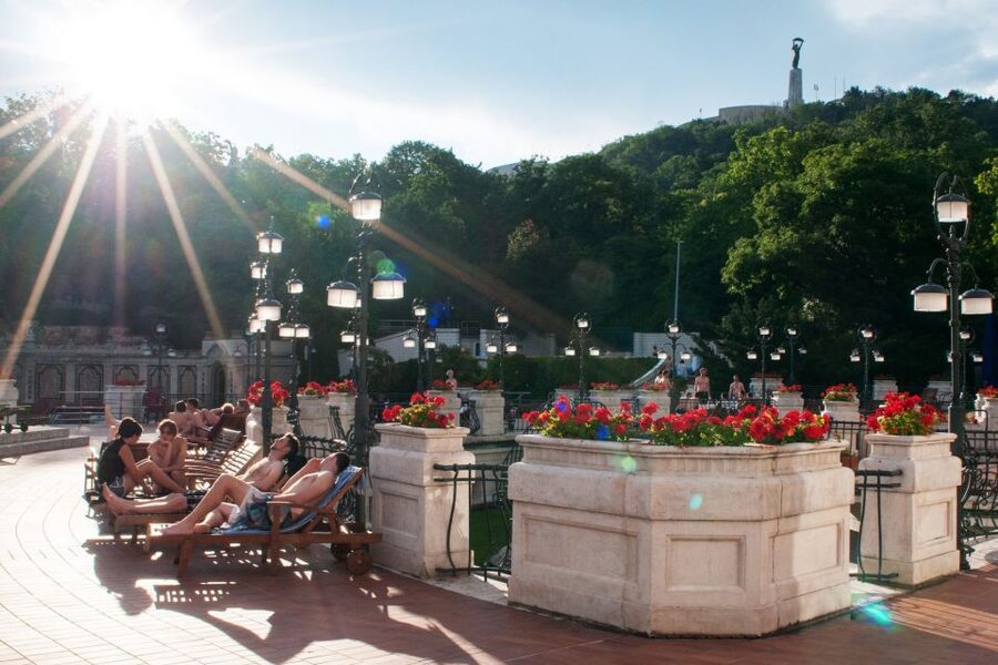 Budapest: Full-Day Gellért Spa Ticket - What the full-day ticket includes