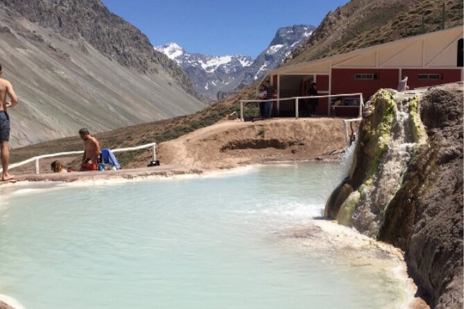 Cajon del Maipo Region - Hot Springs Termas de Colina - Who will enjoy this day most?