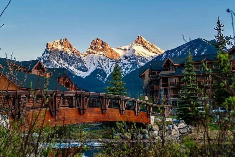 Calgary: Radium Hot Springs & Marble Canyon Day Trip - The van time is part of the bargain