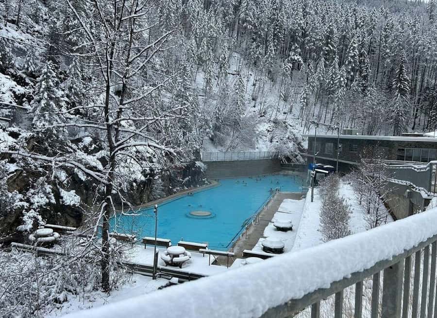 Calgary: Radium Hot Springs & Marble Canyon Day Trip - What to pack for this specific day