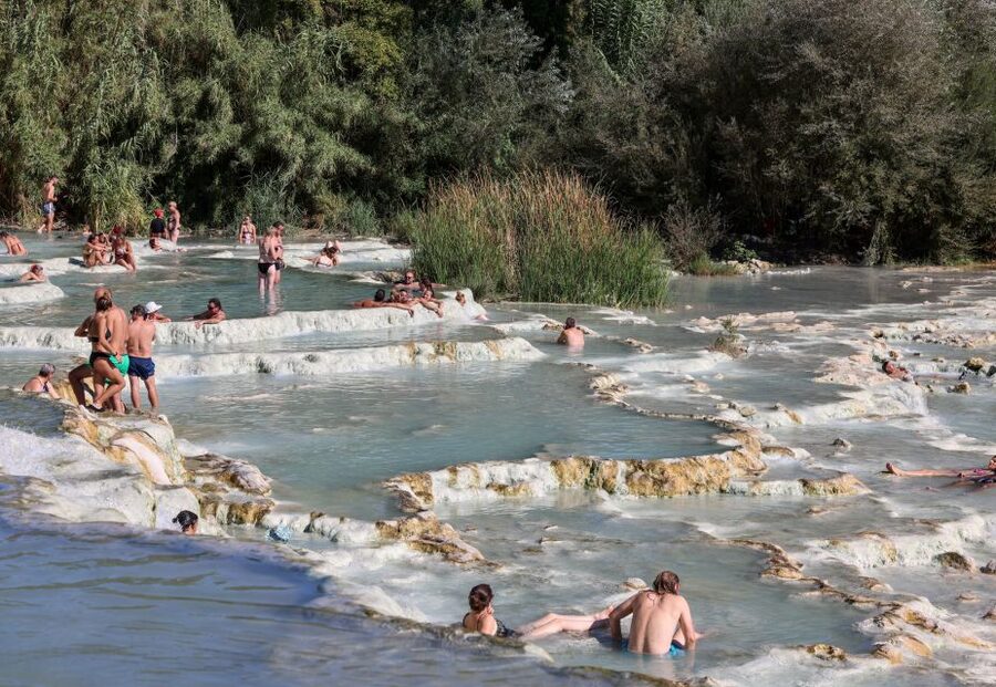 Cascate di Saturnia e Pitigliano in Bus con Guida Ambientale - Key points to know before booking