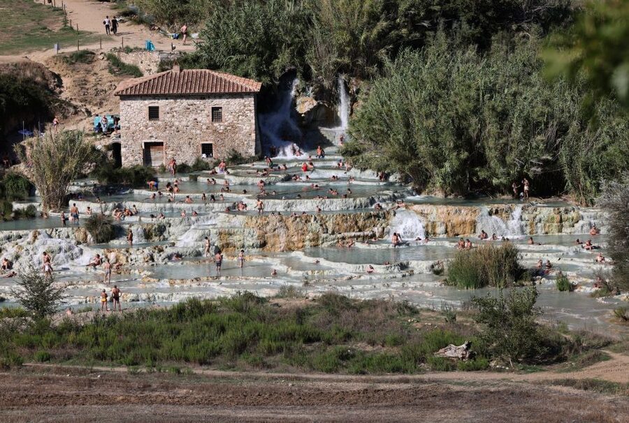Cascate di Saturnia e Pitigliano in Bus con Guida Ambientale - Should you book the Saturnia and Pitigliano tour?