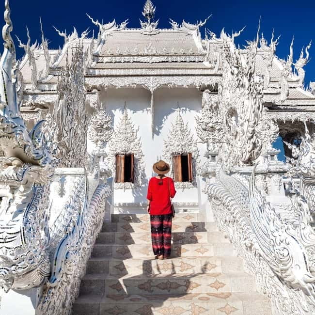 Chiang Mai: Chiang Rai Famous Temples & Hot Springs Day Trip - A short visit to the Long Neck Karen Village