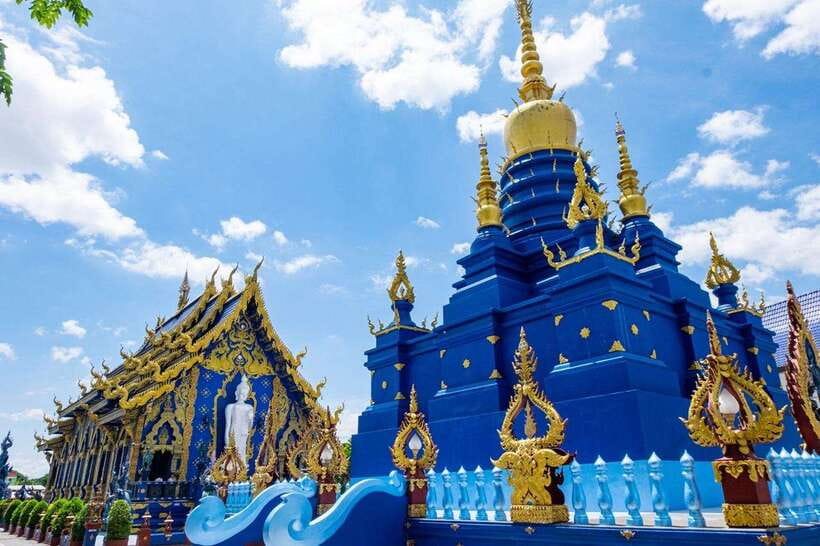Chiang Mai: Chiang Rai Temples, Karen Tribe and Hot Springs - Wat Rong Suea Ten, Chiang Rai’s Blue Temple