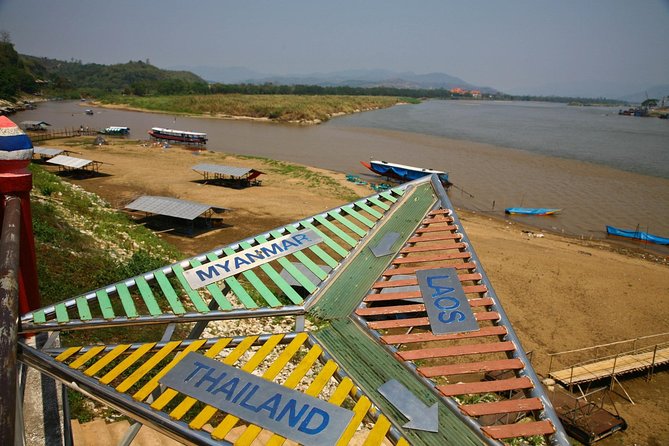 Chiang Rai in a Day: Hot Spring,White Temple,Golden Triangle,Yao&Akha Hilltribe - Lunch and the road to Chiang Saen