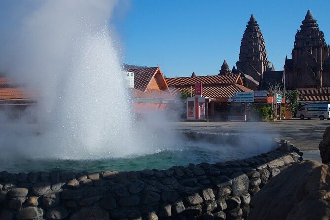 Chiang Rai Tour: Hot Spring,White Temple, Golden Triangle, Yao - The Optional Laos Boat Trip Costs 300 THB