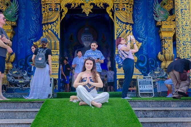 Chiang Rai White Blue Red Temples with Hot Spring from Chaing Mai - Optional Long Neck Village Visit
