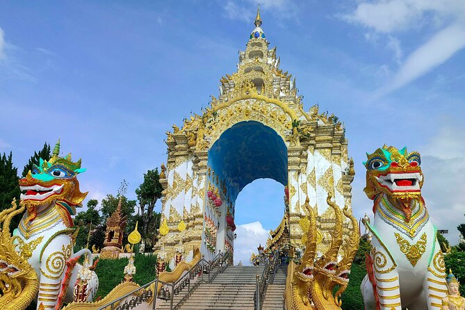 Chiang Rai Wonders: White, Blue & Red Temples and Hot Spring - The 6:30 am start from Chiang Mai