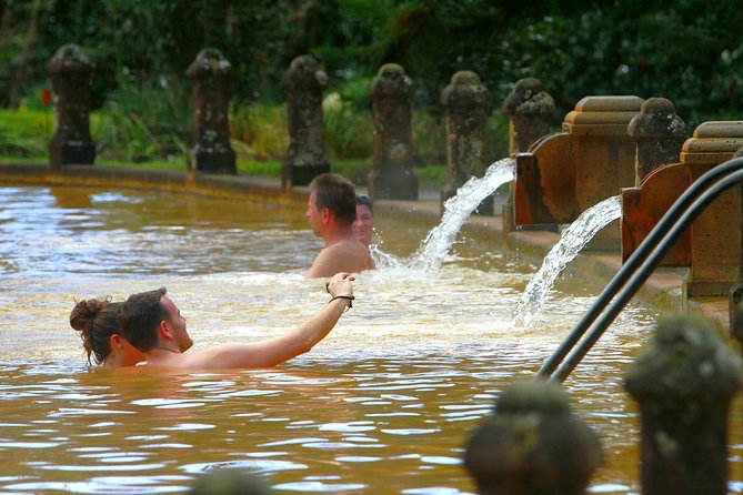Couples PRIVATE Hybrid 4X4 Tour - Furnas (Inc Hot Springs and 3 Course Lunch) - A three-course lunch cooked by Furnas heat