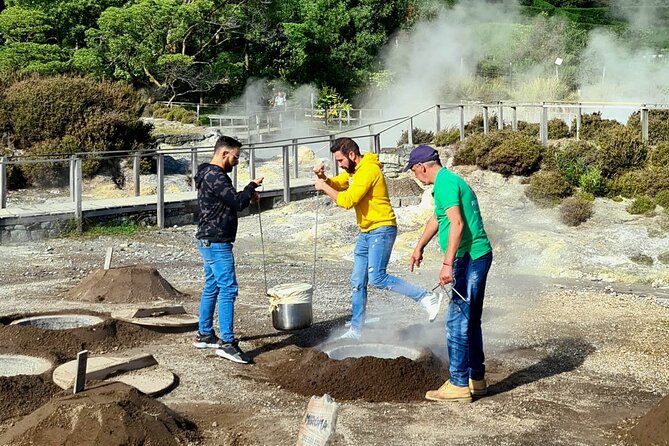 Couples PRIVATE Hybrid 4X4 Tour - Furnas (Inc Hot Springs and 3 Course Lunch) - Santa Iria viewpoint before the ride back