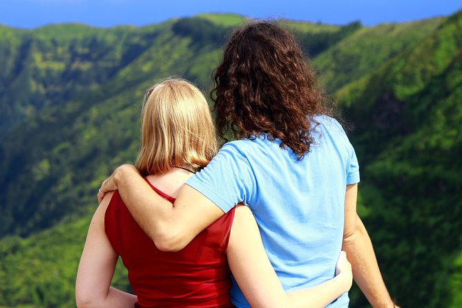 Couples PRIVATE Hybrid 4X4 Tour - Furnas (Inc Hot Springs and 3 Course Lunch) - Seeing where cozido cooks underground