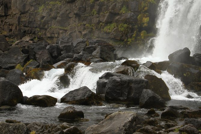 Day Trip to the Golden Circle and Blue Lagoon from Reykjavik - What the private guide adds