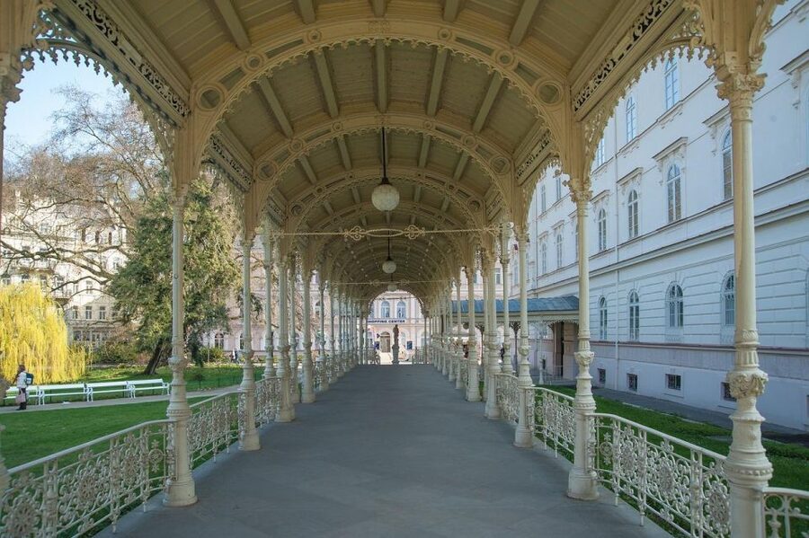 Daytrip from Prague to Karlovy Vary (Hot Springs Area) - Booking flexibility and the final decision