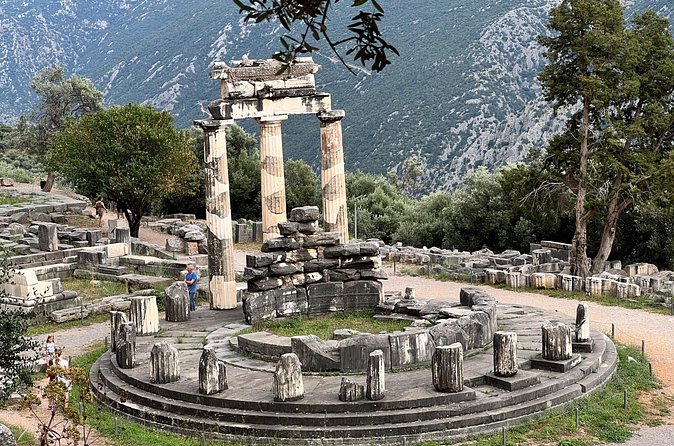 Delphi Historical Private Guided Tour & Thermopylae Hot Springs - What the $665.11 price means