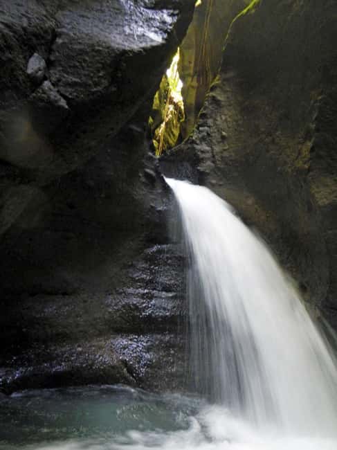 Dominica: Titou Gorge and Hot Springs Tour with Transfer - Laudat and the short mountain approach