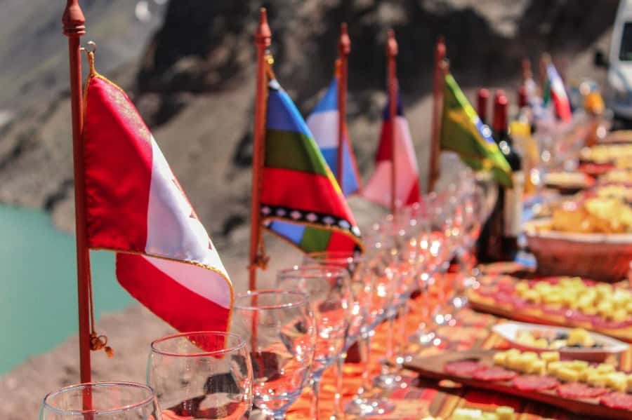 Embalse el Yeso + Termas de Colina with picnic - Full day - Leaving Santiago for San José de Maipo