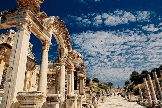 Ephesus & Pamukkale Tour in One Day - Lunch in Pamukkale town