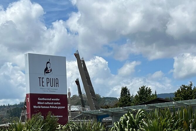 Ex Auckland: Rotorua Māori Village with Haka and Hot Springs - Two hours at Polynesian Spa’s Deluxe Lake Spa